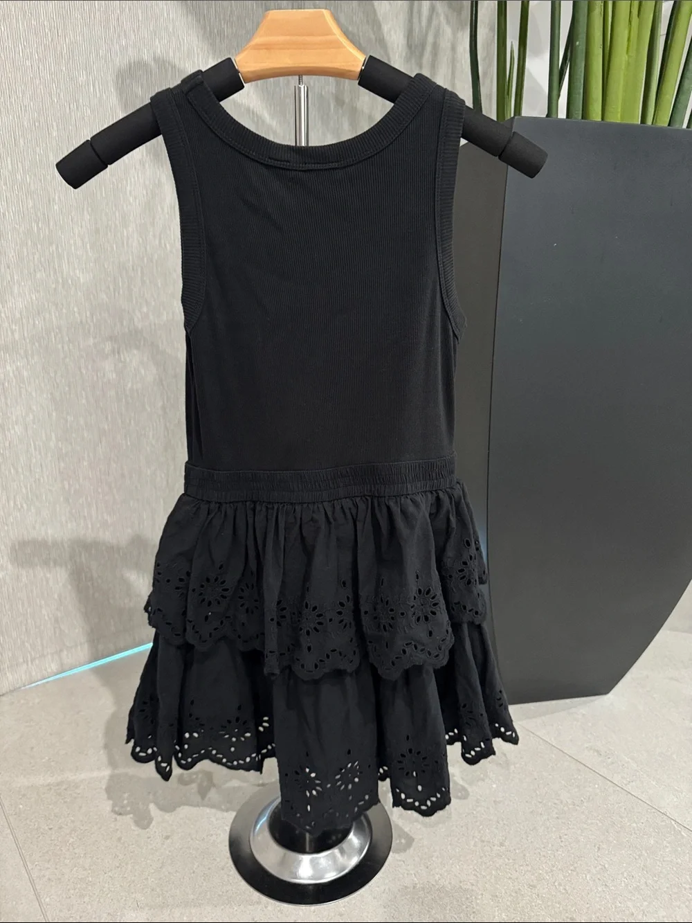 GAP KIDS Black Sleeveless Eyelet Tiered Dress Medium